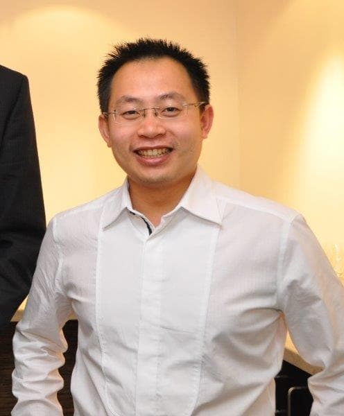Hard graft at the 2023 ANZ Cornea Society meeting-dr-hong.jpg