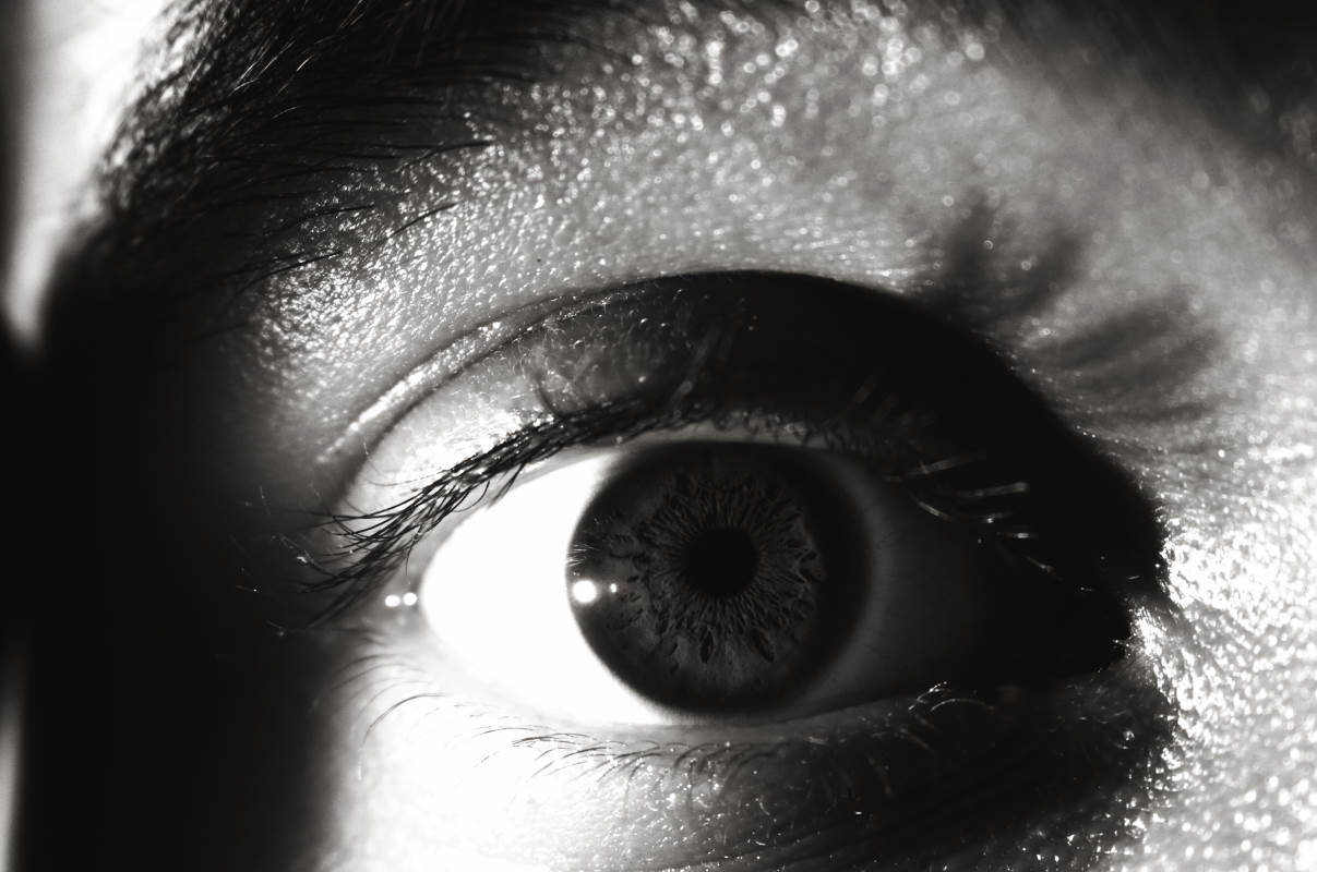 Dead in the eye eyeonoptics